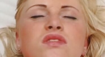 tomchin2101 sex Chơi xúc xắc thô và phim sex u70 thực hành các vị trí Nye để đụ.